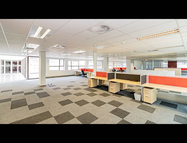 3,558M² OFFICE TO LET IN FERNDALE